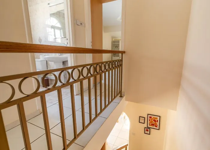 Casa vacanze 2 Bedroom House Near The Limisso