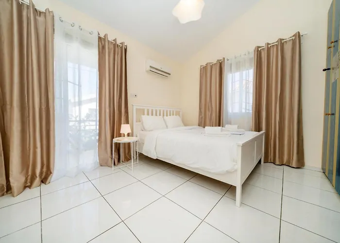 2 Bedroom House Near The Casa vacanze *