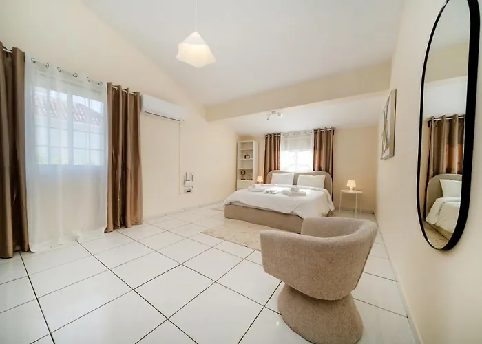 2 Bedroom House Near The