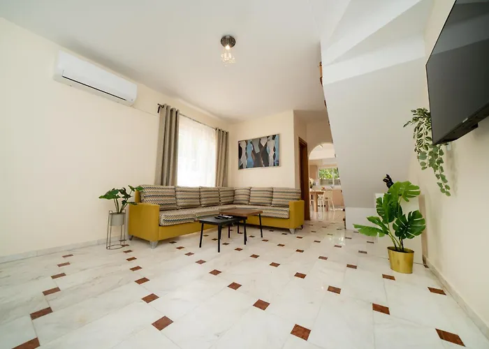 Casa vacanze 2 Bedroom House Near The Limisso