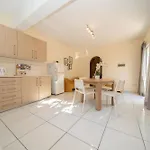 2 Bedroom House Near The Holiday home