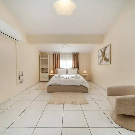 2 Bedroom House Near The Ferienhaus Limassol