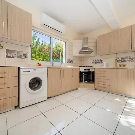 Ferienhaus 2 Bedroom House Near The Limassol