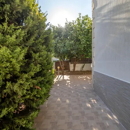 2 Bedroom House Near The Дом отдыха Лимасол