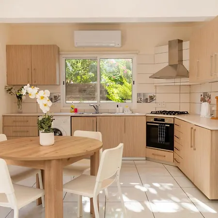 Ferienhaus 2 Bedroom House Near The Limassol