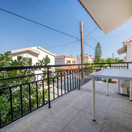 2 Bedroom House Near The Nyaraló