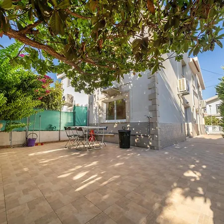 2 Bedroom House Near The *