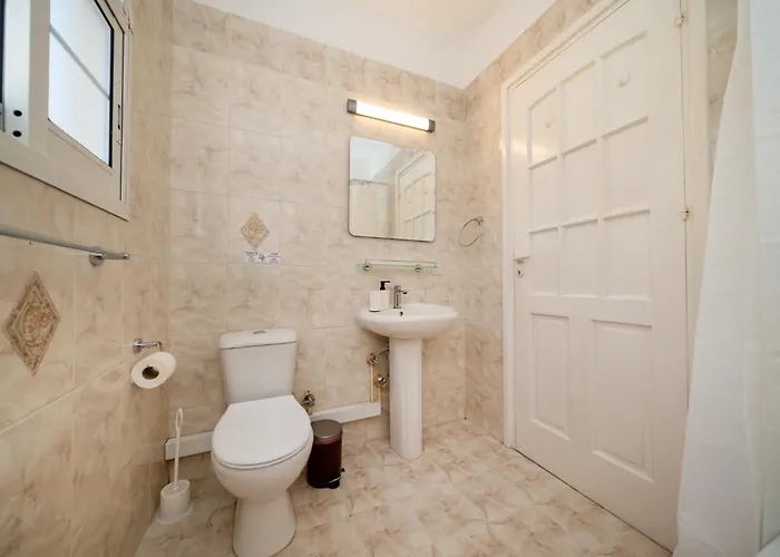 2 Bedroom House Near The