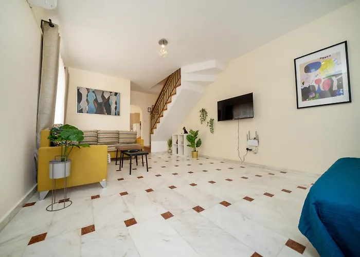 2 Bedroom House Near The