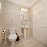 2 Bedroom House Near The