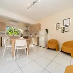 2 Bedroom House Near The Casa vacanze Limisso